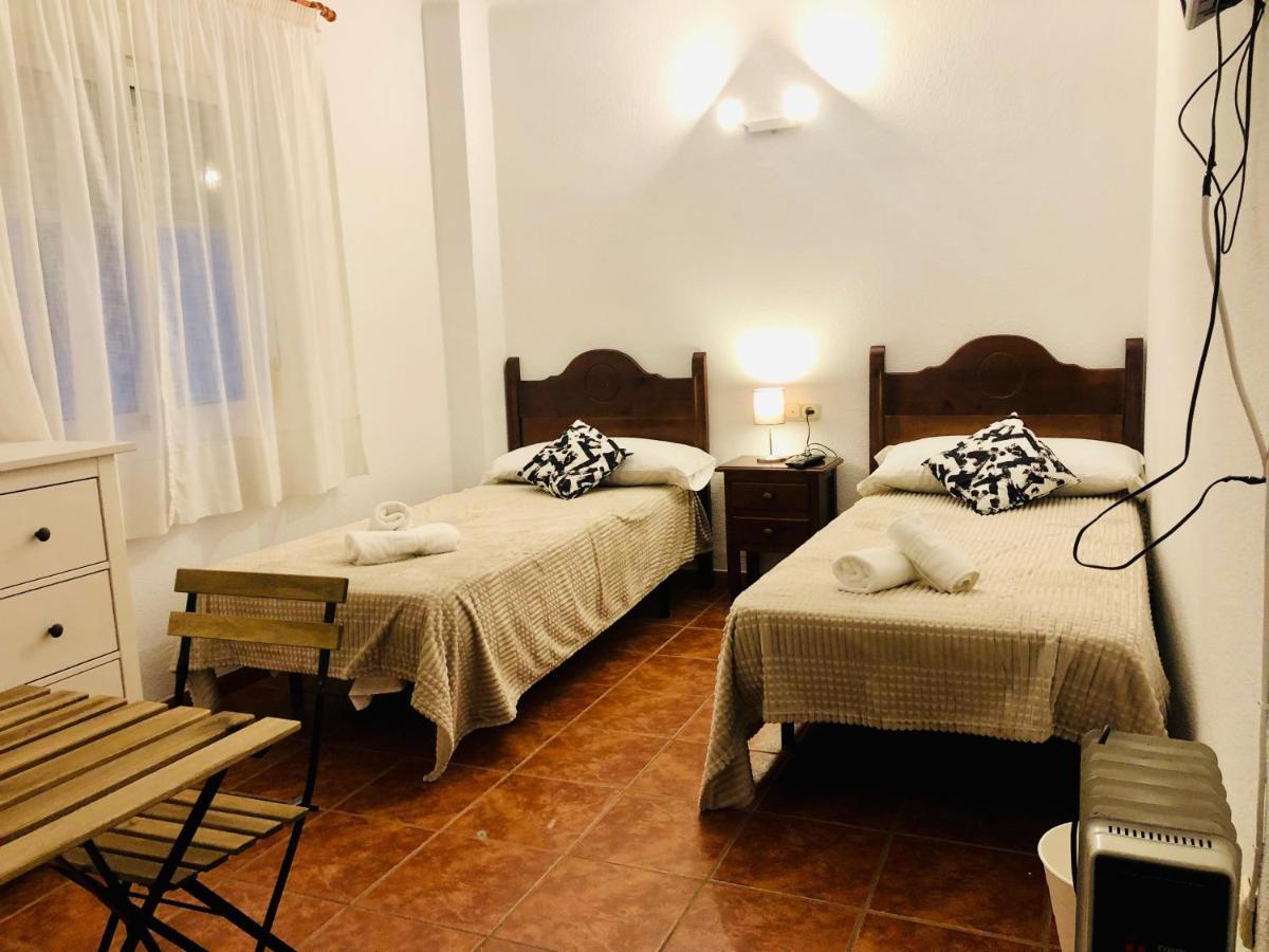 Low Cost Rooms Malaga River Exterior foto