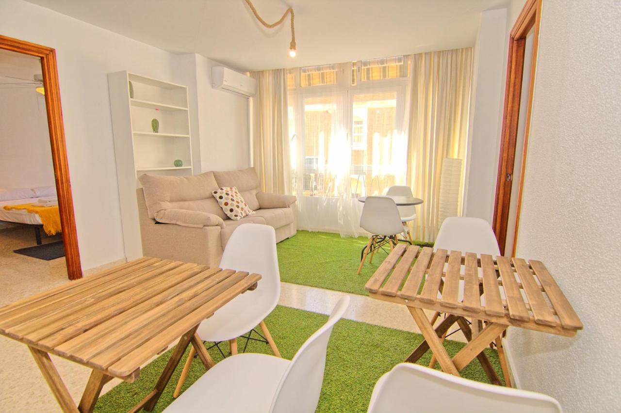 Low Cost Rooms Malaga River Exterior foto