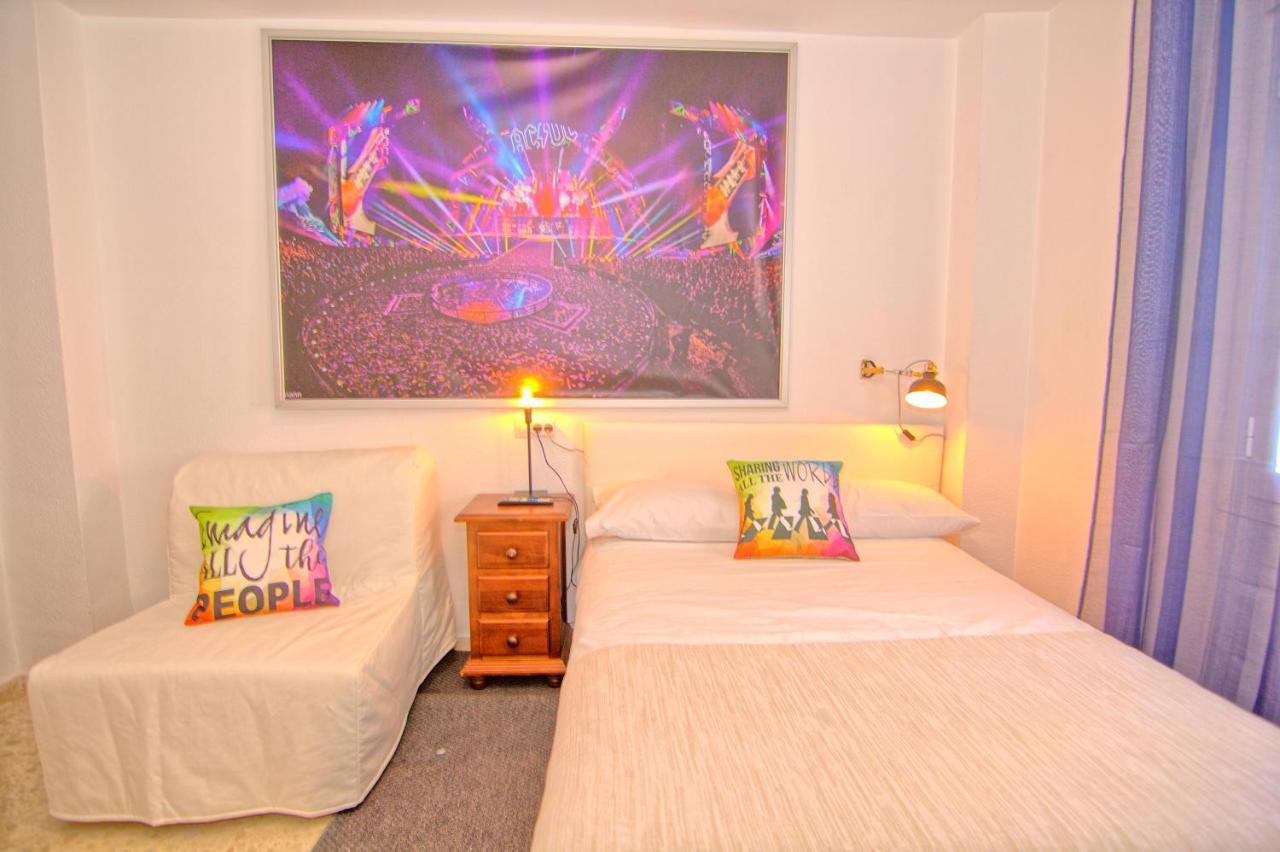 Low Cost Rooms Malaga River Exterior foto